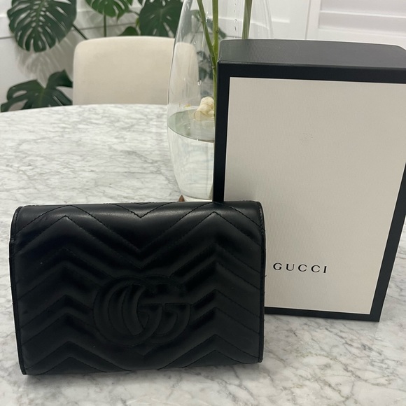Gucci The GG Marmont chain mini bag - Picture 2 of 16